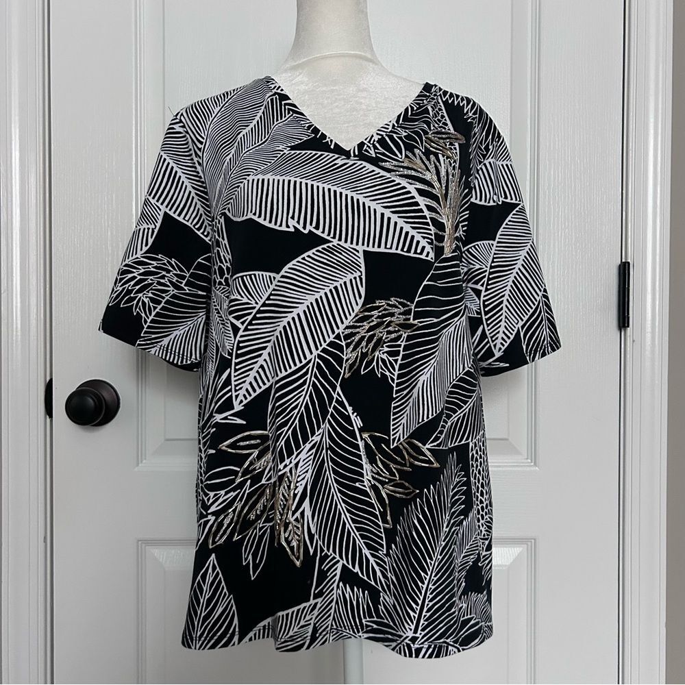Chico's Chic Tropical Leaf Tunic with Silver Gold Beaded Details Artsy Large